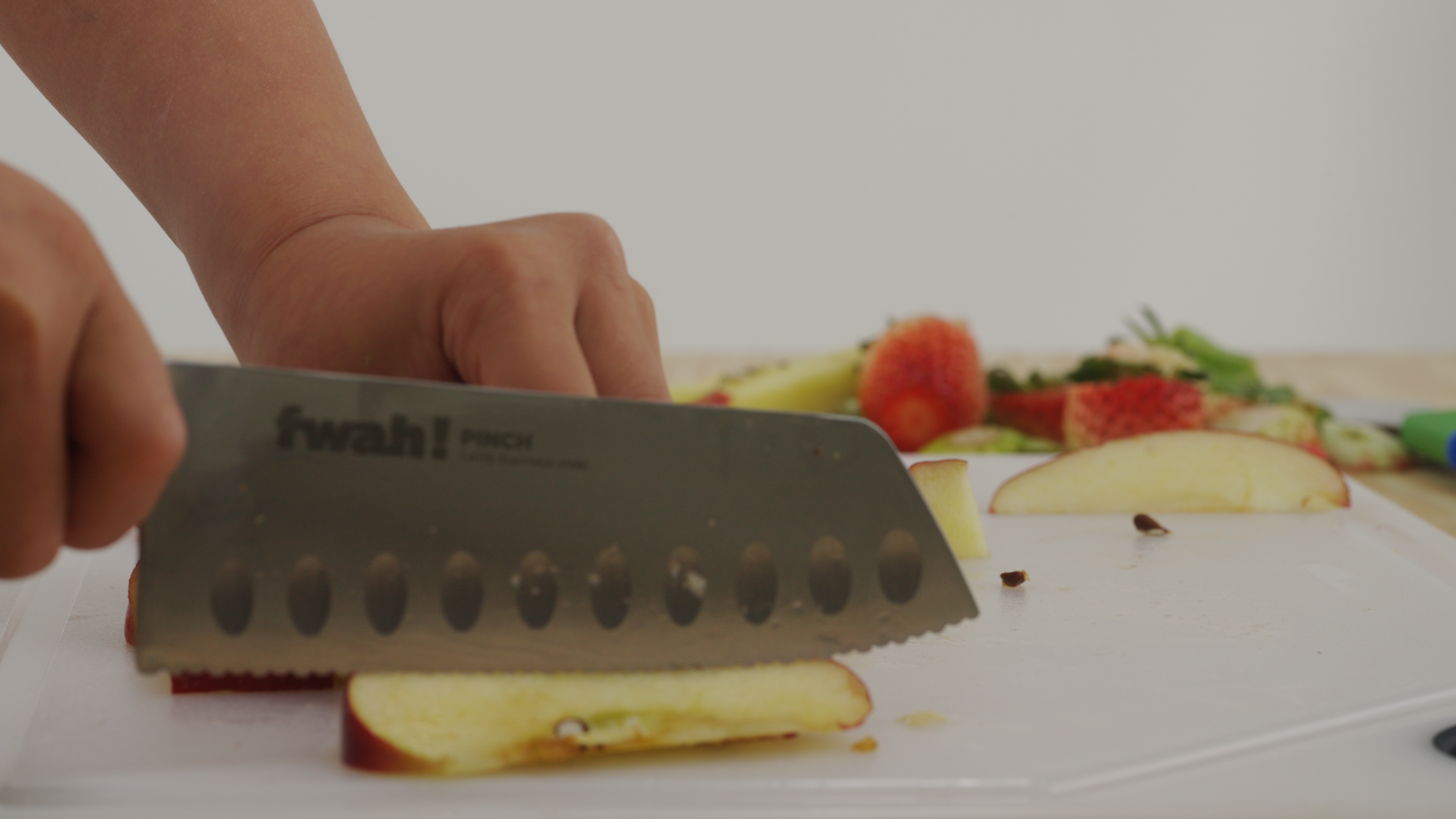 Load video: Explore how the Pinch Series provides the perfect tool for every level of kitchen prep. From the lightweight, high-traction Pinch Mini for early learners to the precision-edge Pinch Pro, see how our unique ergonomics support a professional "pinch grip" across the entire range.
